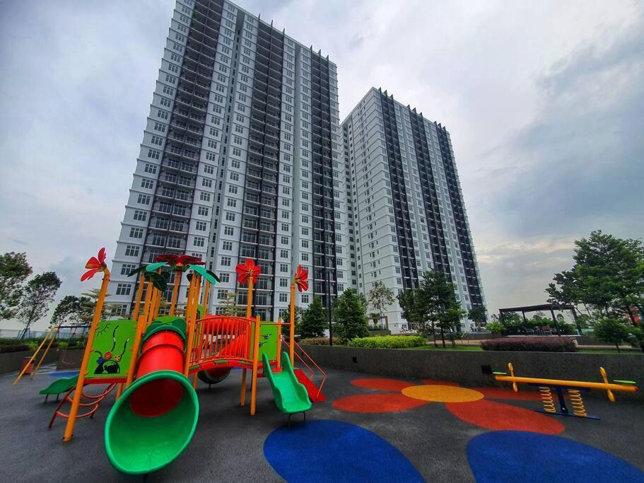 Sks Habitat Larkin Economy Business Unit Apartment Johor Bahru Luaran gambar